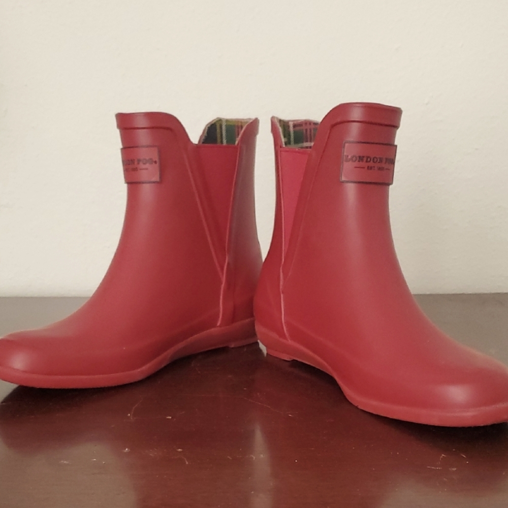 London Fog Women's Red Ankle Rain Boots